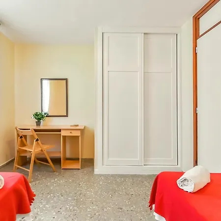 Apartment With Wifi, Pool,Near Beach,Tenerife South