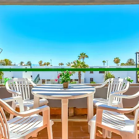 Apartment With Wifi, Pool,Near Beach,Tenerife South شقة